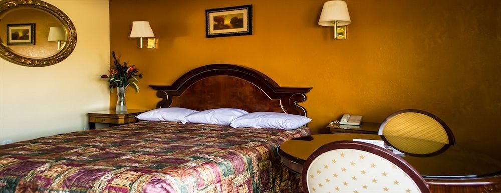Sunset Motel Помона Екстер'єр фото