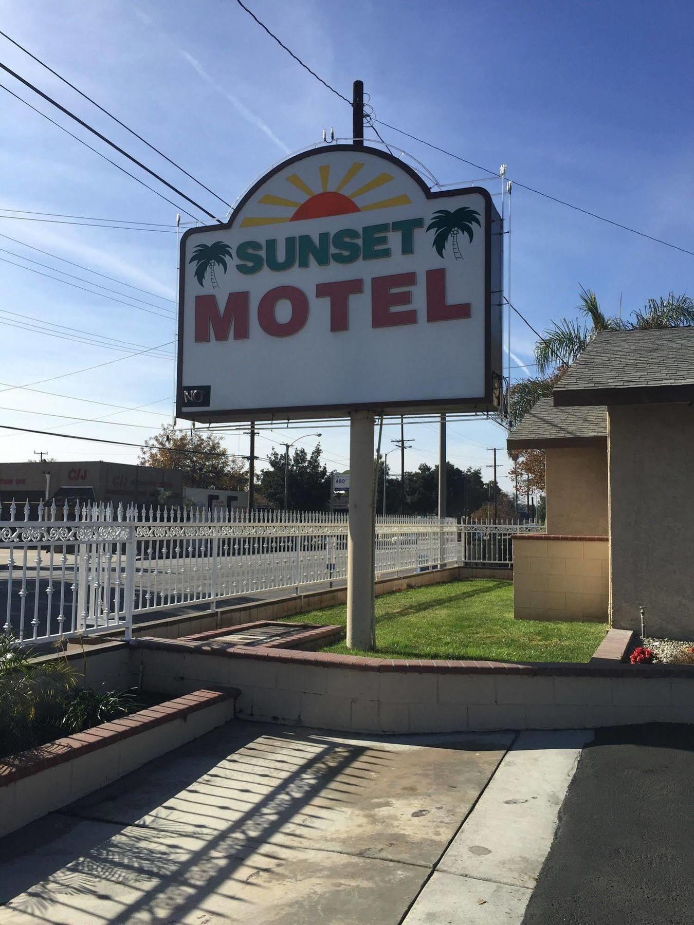 Sunset Motel Помона Екстер'єр фото