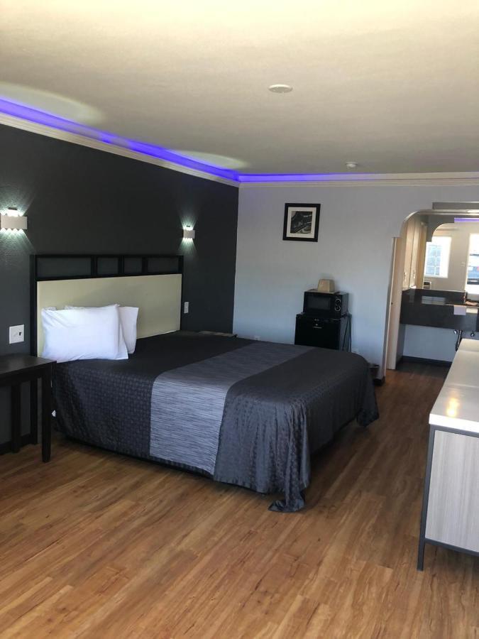Sunset Motel Помона Екстер'єр фото
