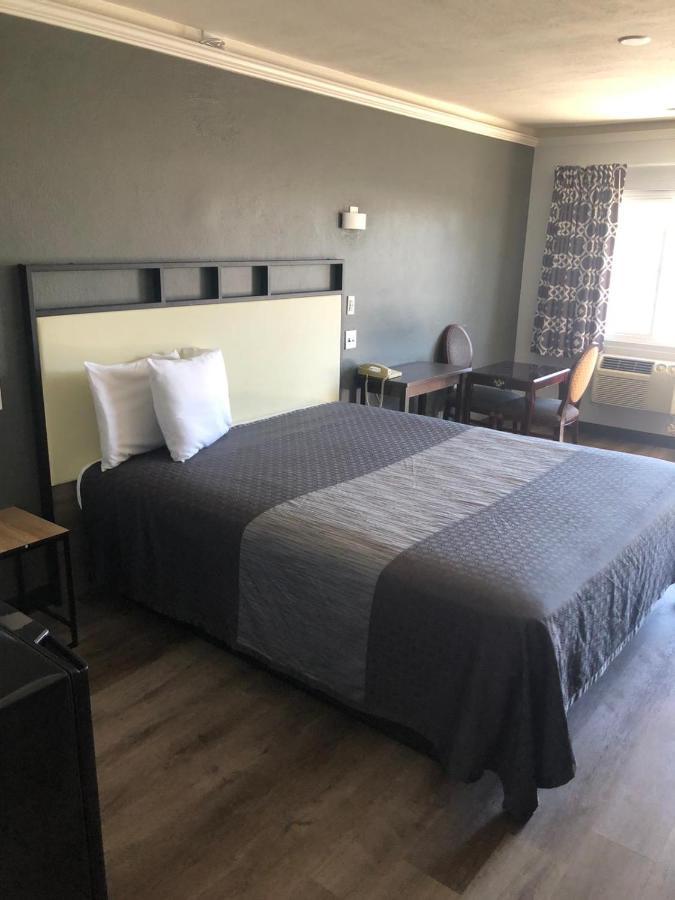 Sunset Motel Помона Екстер'єр фото