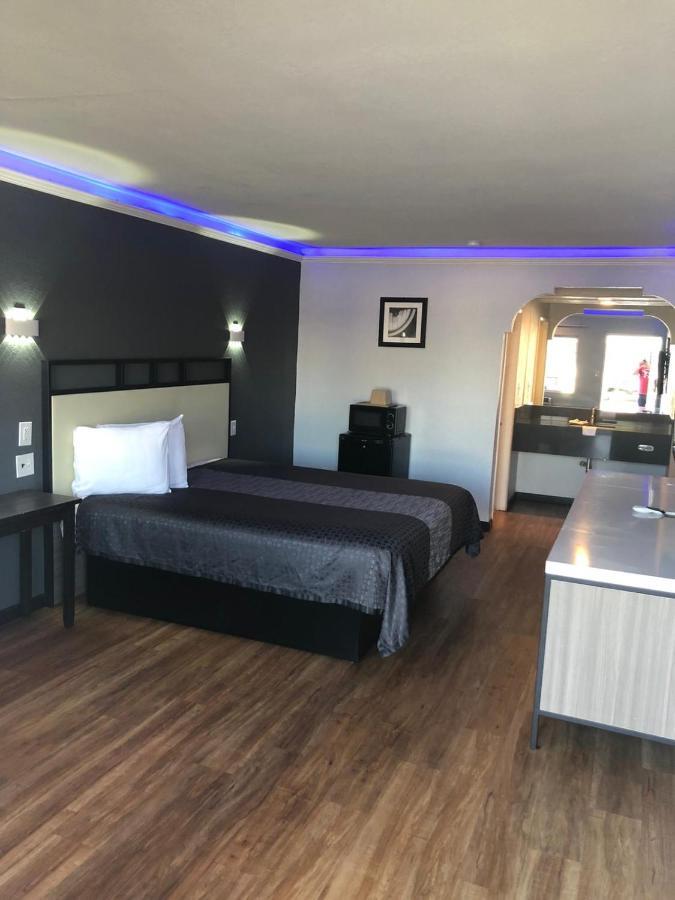 Sunset Motel Помона Екстер'єр фото